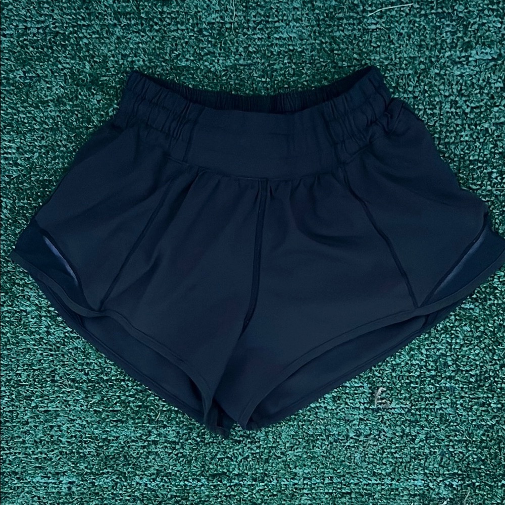Lululemon Hottie Hots 2.5 in low rise